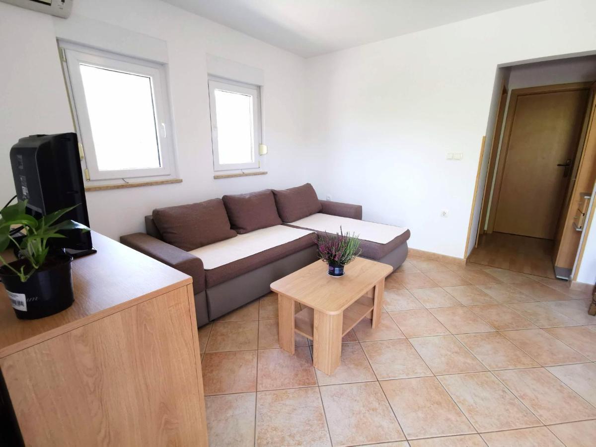 Apartment Dundo In Quiet Green Area Medulin Bagian luar foto