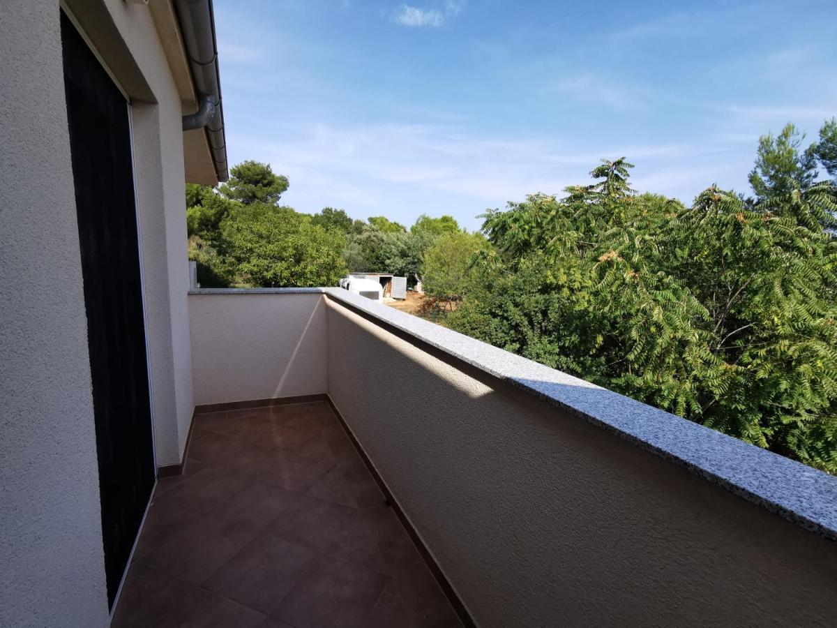 Apartment Dundo In Quiet Green Area Medulin Bagian luar foto