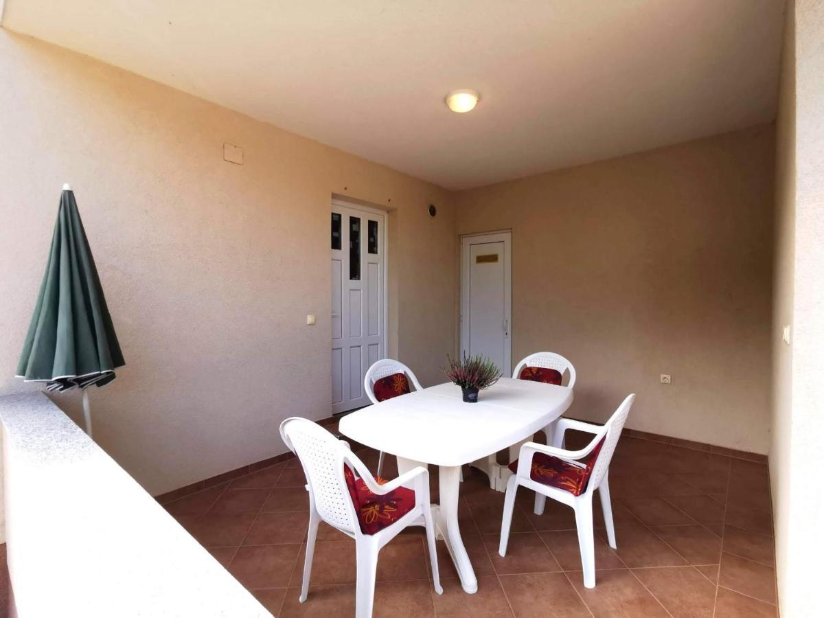 Apartment Dundo In Quiet Green Area Medulin Bagian luar foto