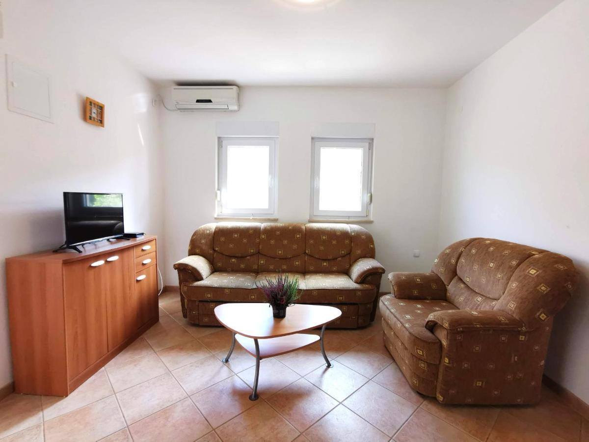 Apartment Dundo In Quiet Green Area Medulin Bagian luar foto